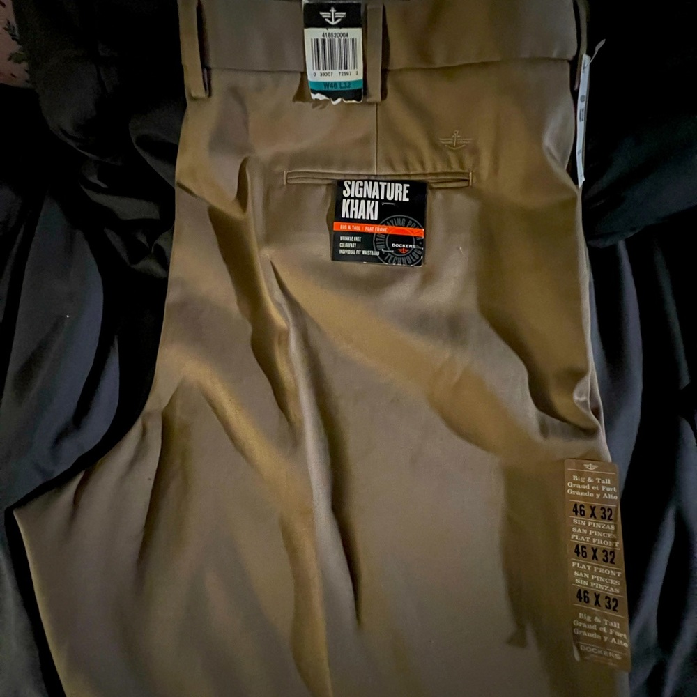 Men’s Dockers Signature Khakis, Straight Fit W46- L32